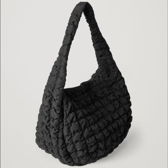 COS QUILTED OVERSIZED SHOULDER BAG BLACKPINK JENNIE - Picture 5 of 11